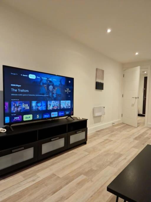 Modern-New Build Apartment In Birmingham Esterno foto