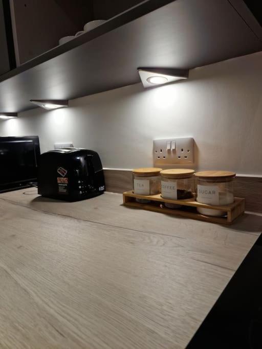 Modern-New Build Apartment In Birmingham Esterno foto